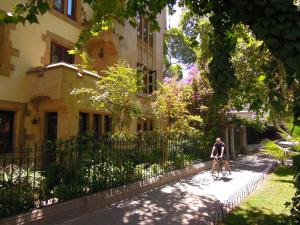 Hostal Rio Amazonas,Santiago>>Bellavista,3 star