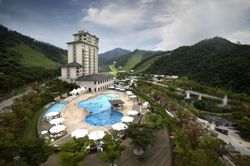 Elysian Gangchon Resort,Near San Francisco Beach,3 star