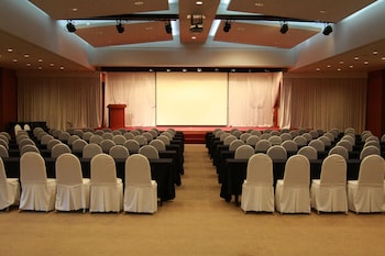 Elysian Gangchon Resort,Near San Francisco Beach,3 star