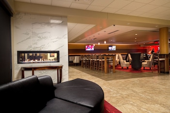 holiday inn des moines airport conf center by ihg