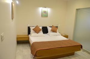 Hotel Yuvraj,Gujarat>>Vadodara,3 star