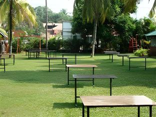 hotel highway garden