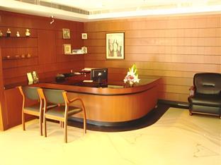 hotel highway garden