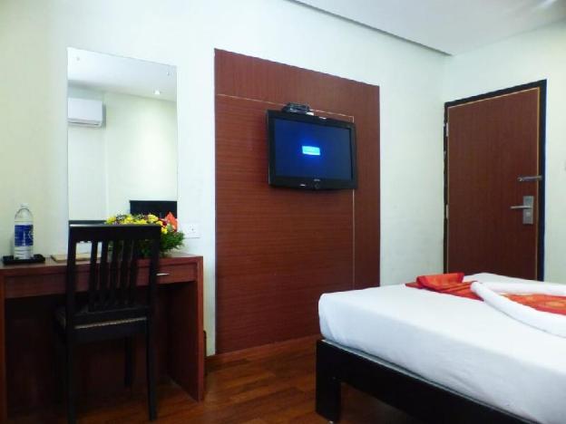 hotel highway garden