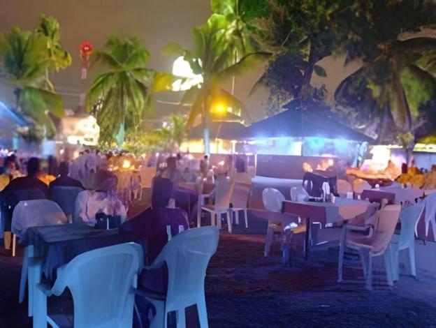 hotel highway garden