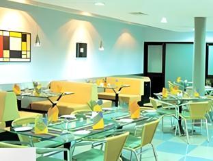 hotel highway garden