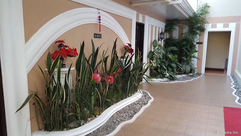 hollywood drive in hotel