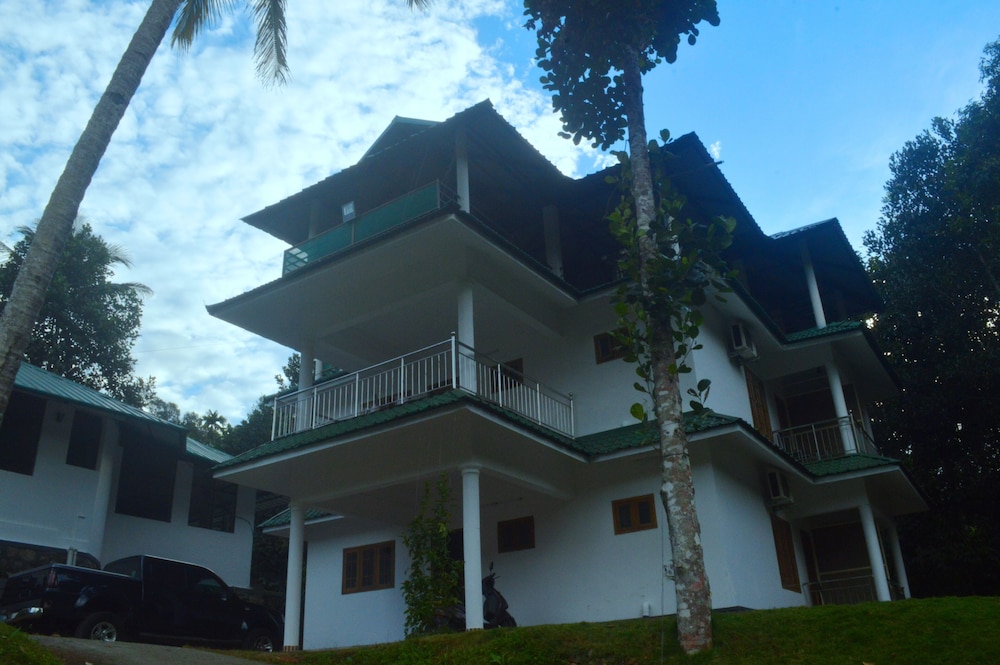 avondale luxury home stay