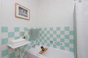 avondale luxury home stay