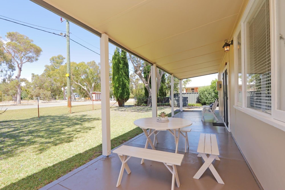 avondale luxury home stay