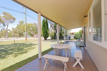 avondale luxury home stay