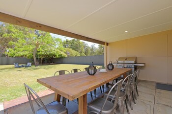 avondale luxury home stay