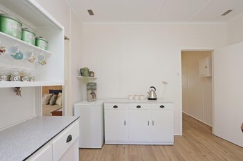 avondale luxury home stay