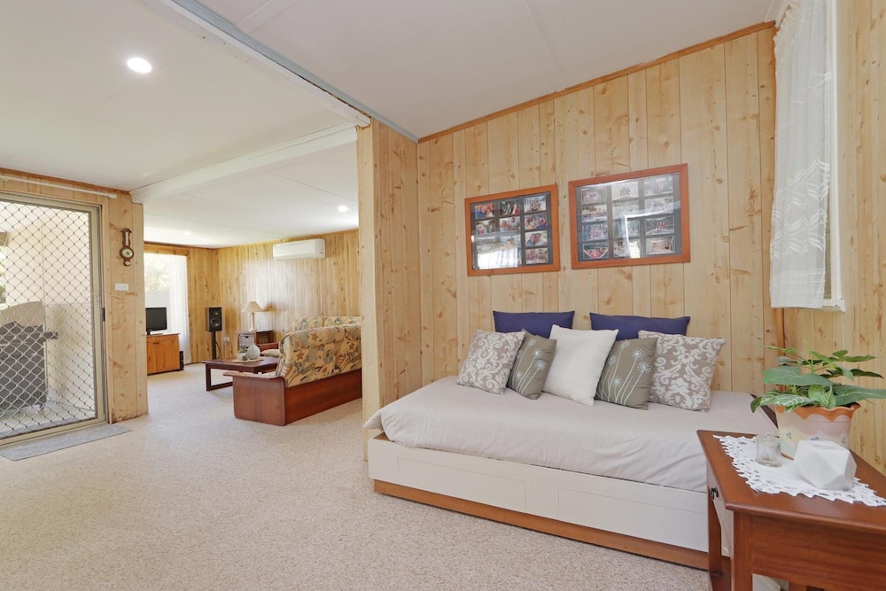 avondale luxury home stay