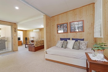 avondale luxury home stay