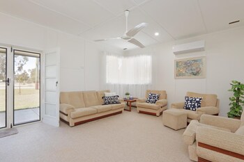 avondale luxury home stay