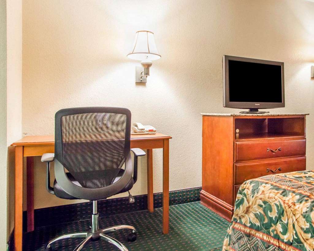 rodeway inn mount laurel hwy 73