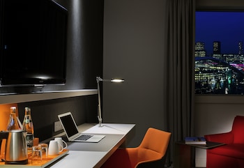 pullman paris la defense hotel