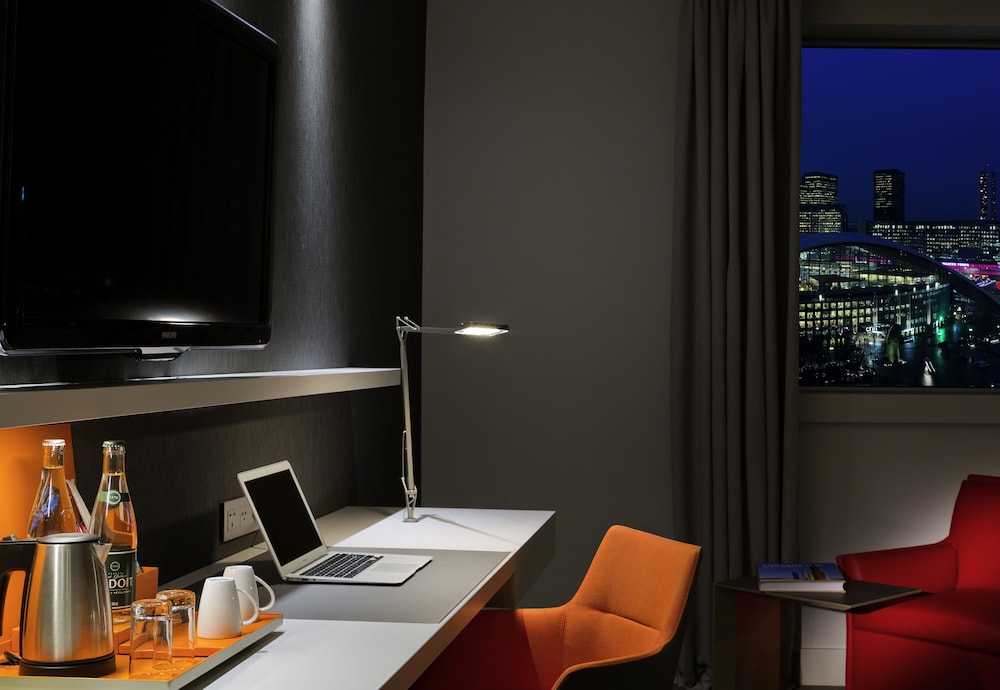 pullman paris la defense hotel