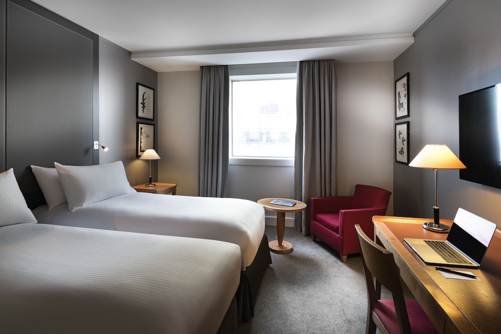 pullman paris la defense hotel