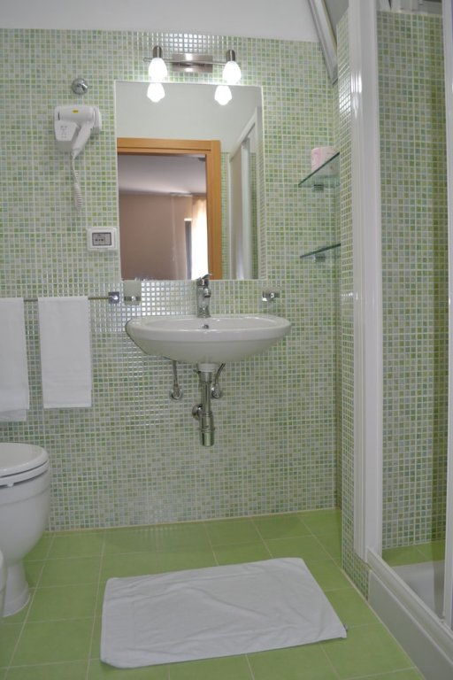 hotel jonic