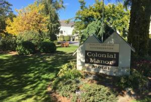 colonial manor motel