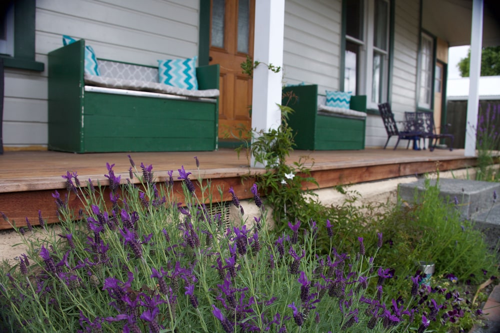 pinedale lodge and apartment