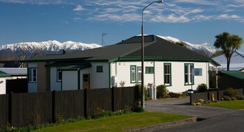 pinedale lodge and apartment