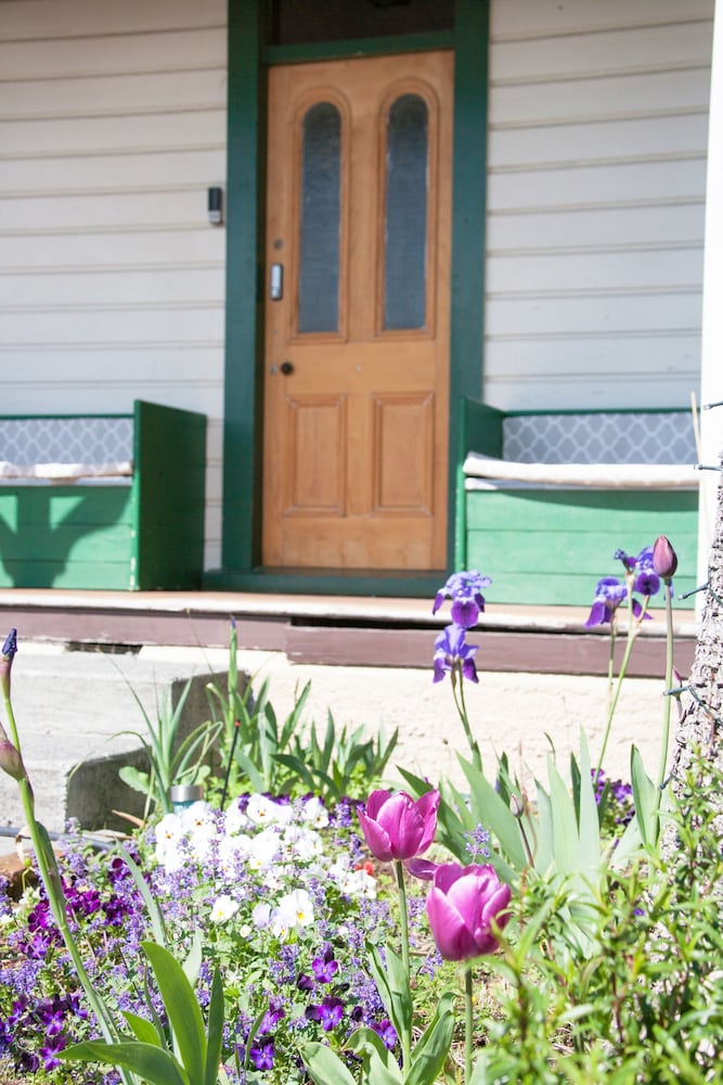 pinedale lodge and apartment