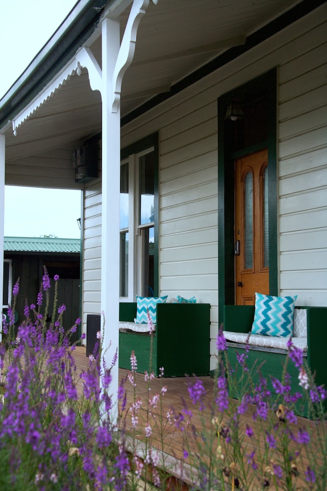 pinedale lodge and apartment