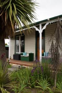 pinedale lodge and apartment