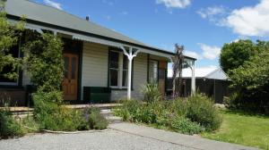 pinedale lodge and apartment