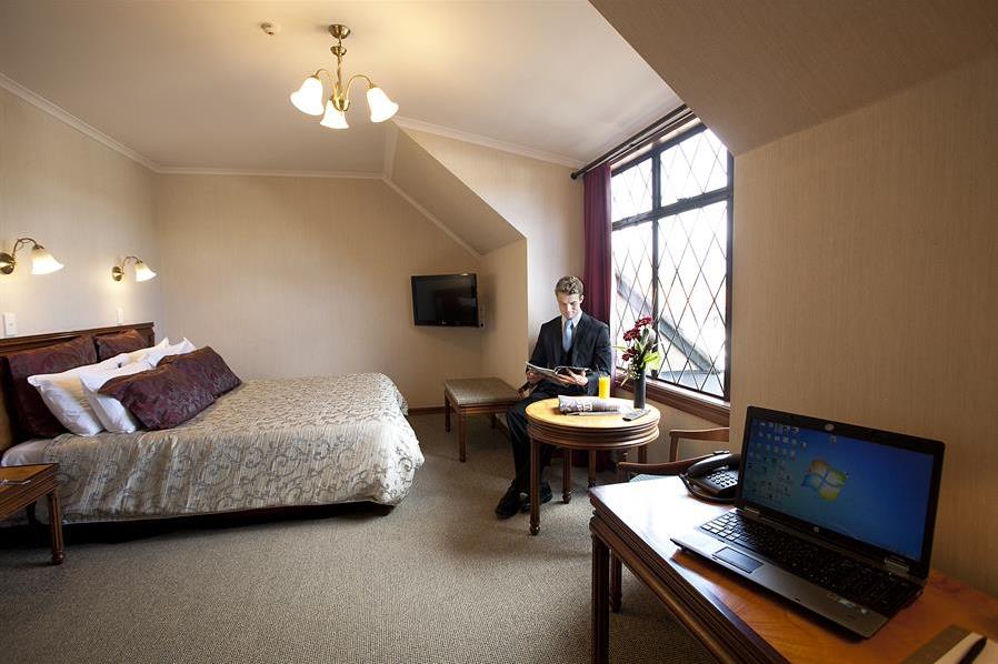 distinction coachman hotel palmerston north