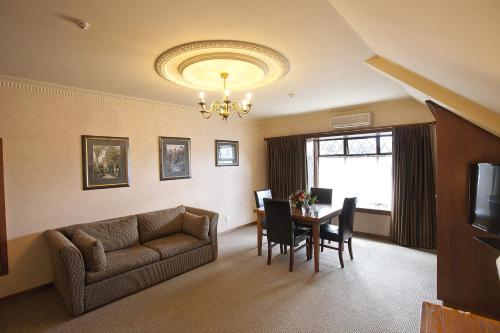 distinction coachman hotel palmerston north