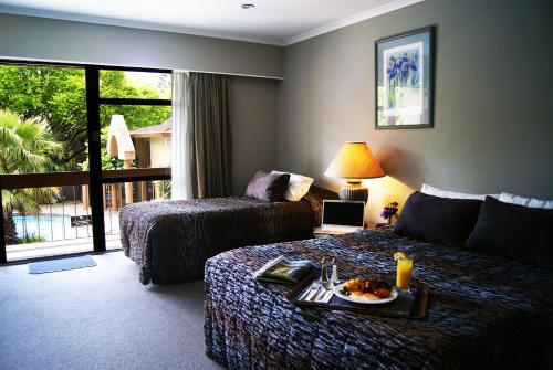 distinction coachman hotel palmerston north