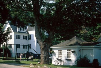 echo lake inn