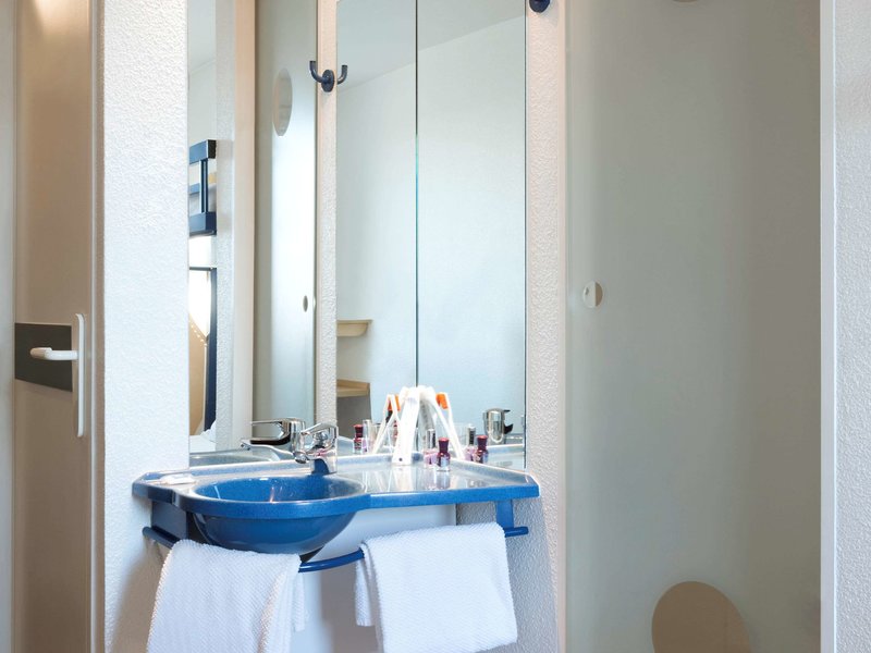 ibis budget orly chevilly tram 7