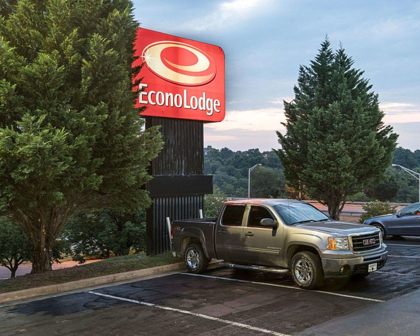 econo lodge lynchburg south