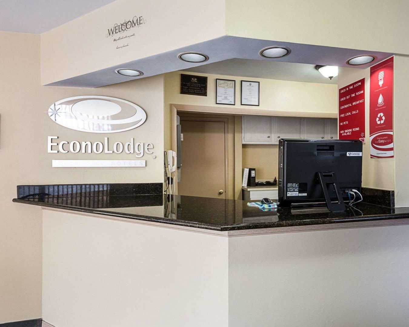 econo lodge lynchburg south