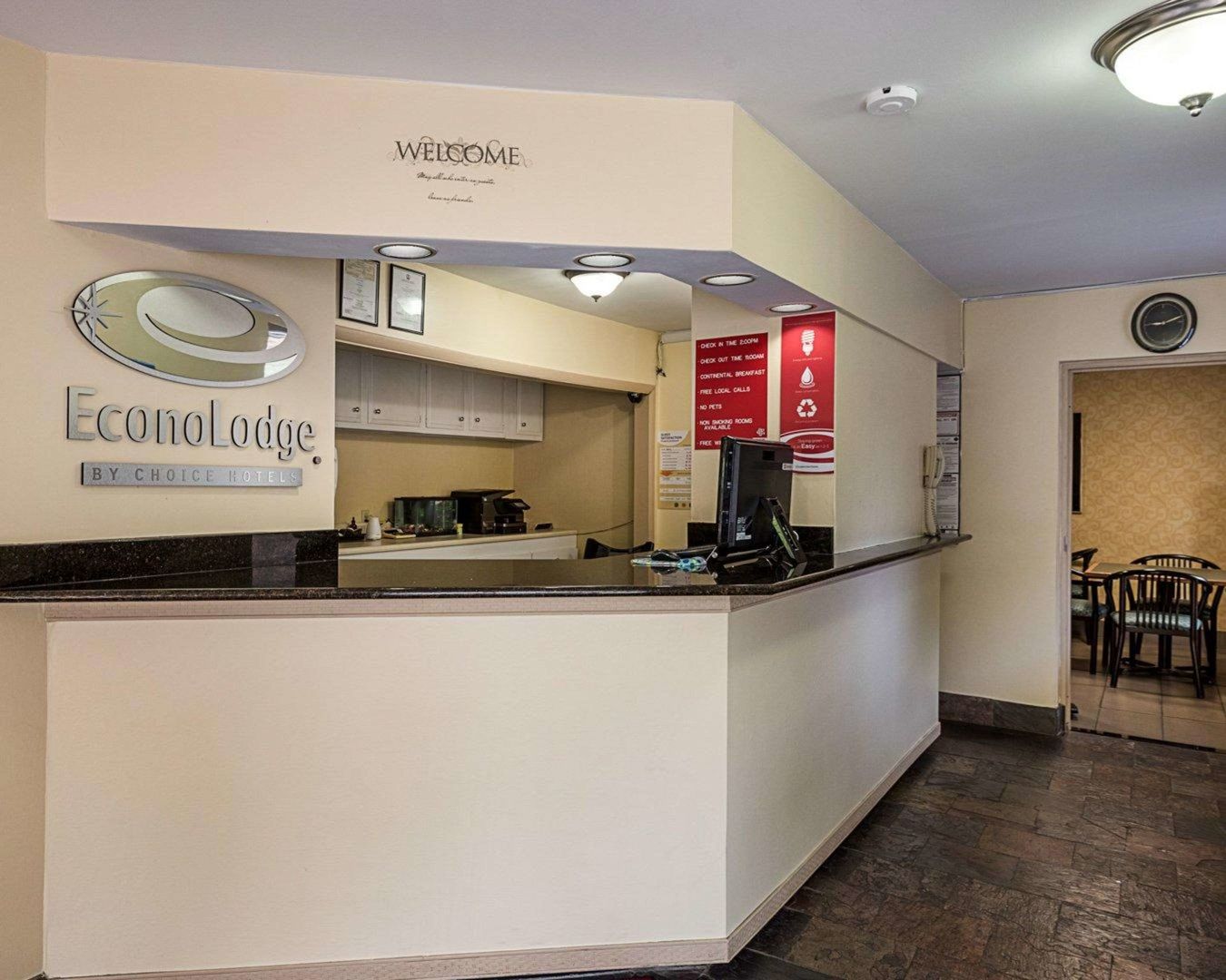 econo lodge lynchburg south