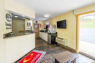 econo lodge lynchburg south