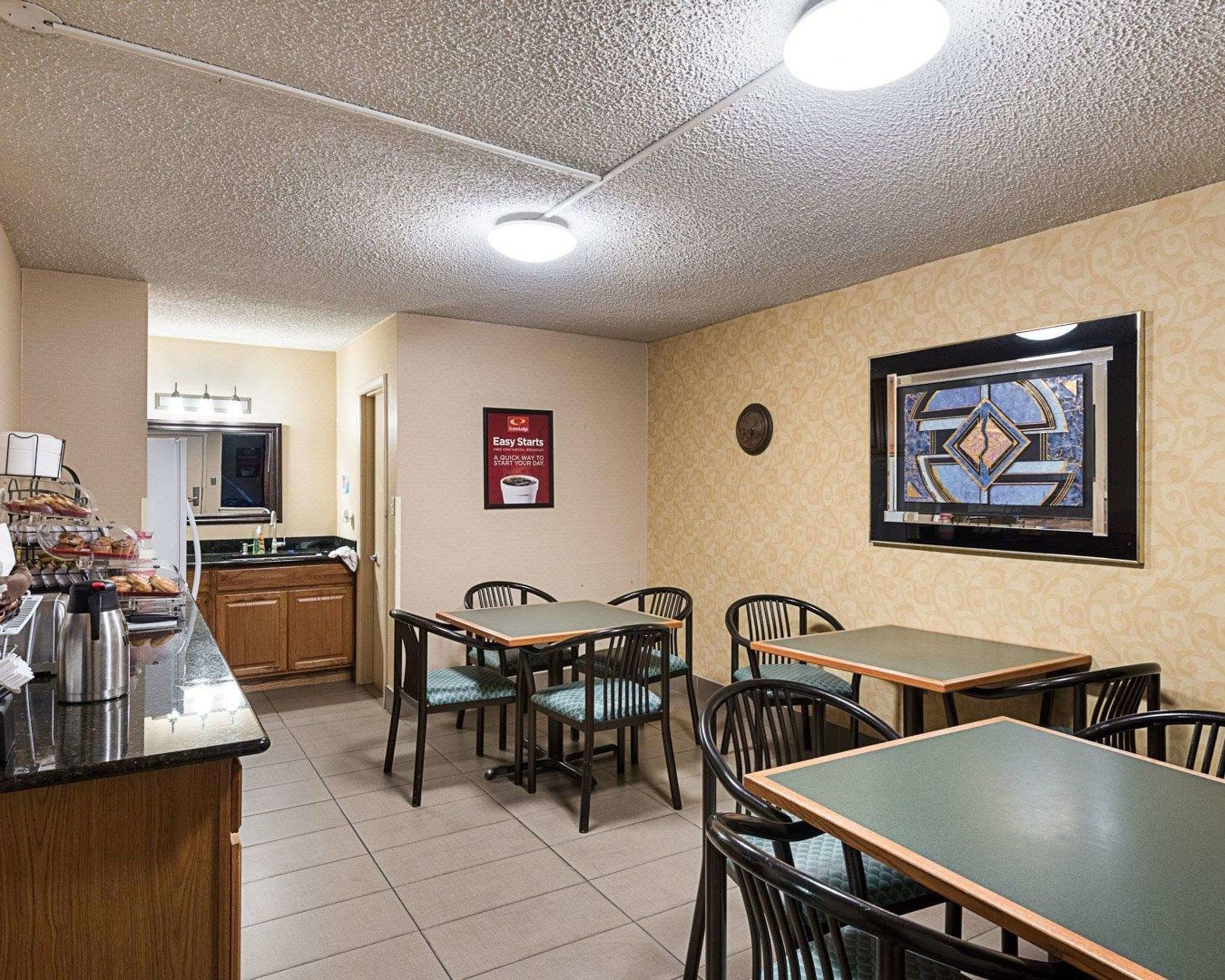 econo lodge lynchburg south
