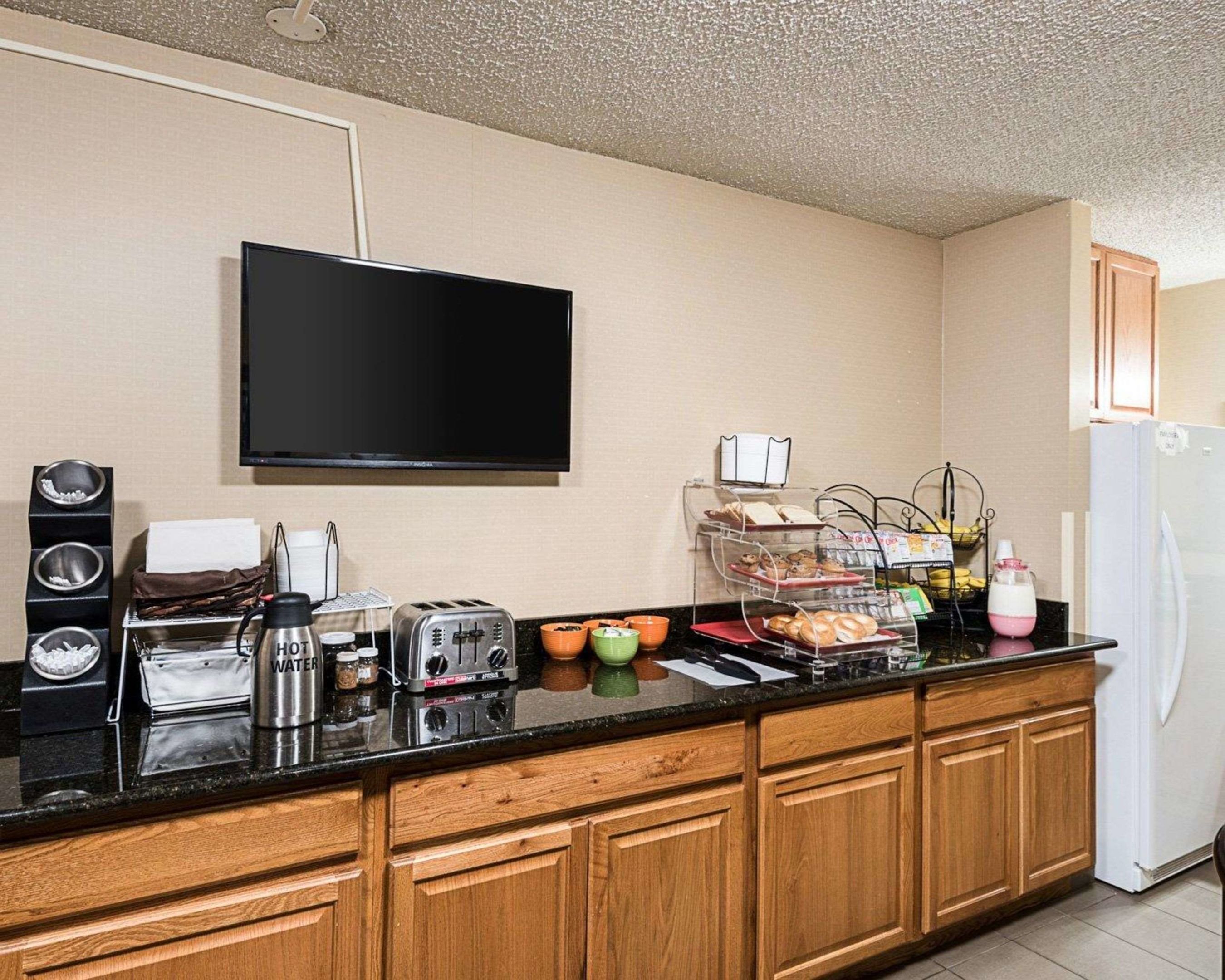 econo lodge lynchburg south