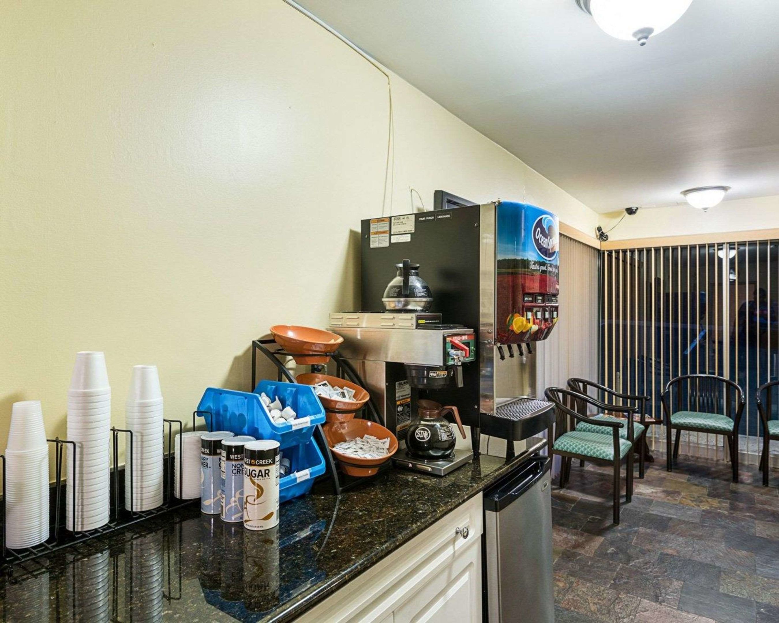 econo lodge lynchburg south