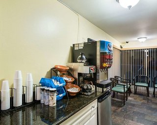 econo lodge lynchburg south