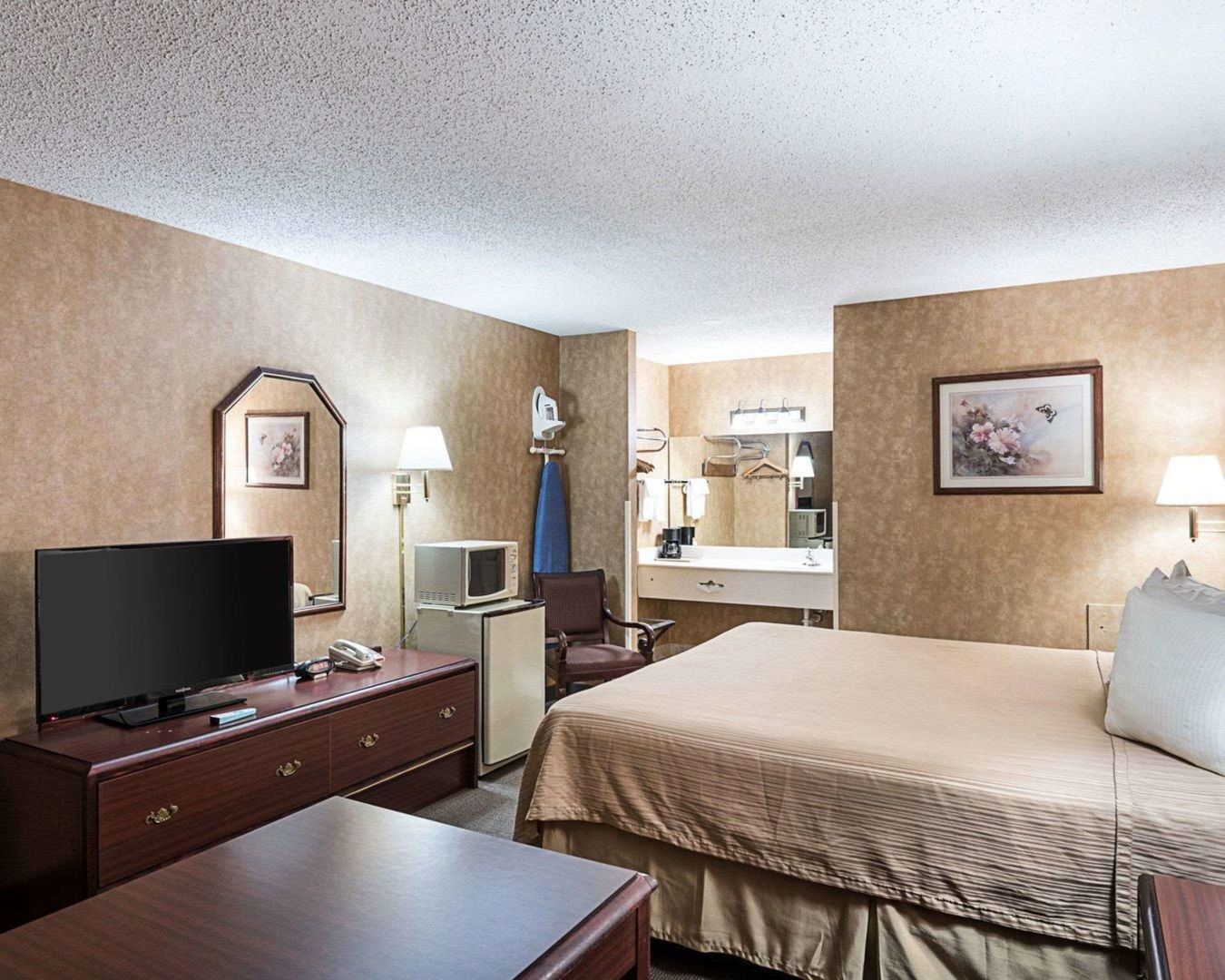 econo lodge lynchburg south