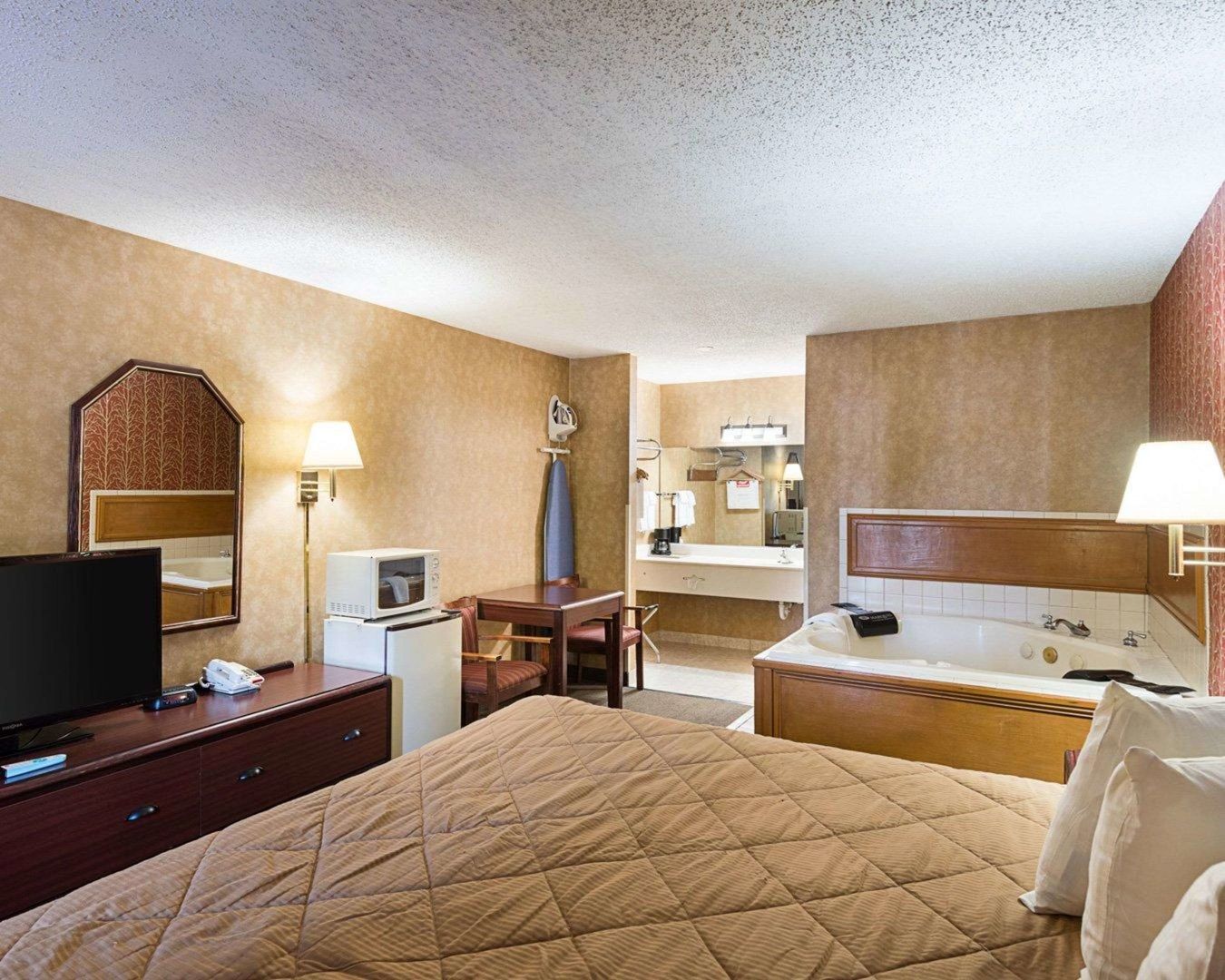 econo lodge lynchburg south
