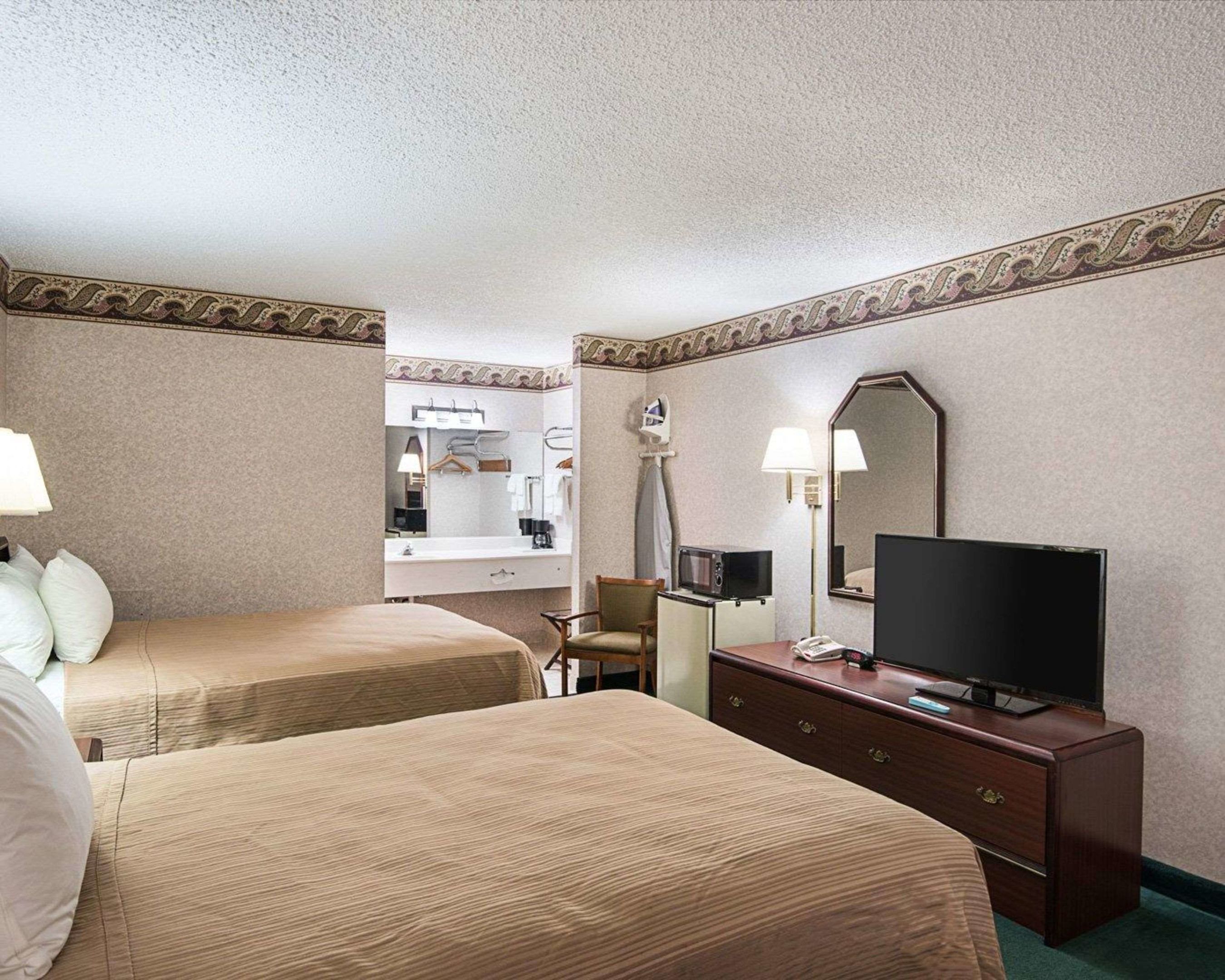 econo lodge lynchburg south