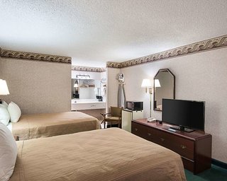 econo lodge lynchburg south