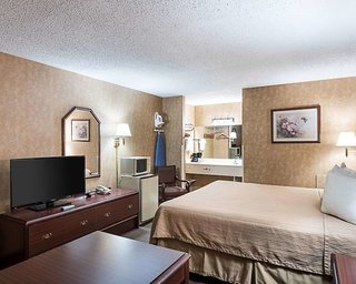 econo lodge lynchburg south